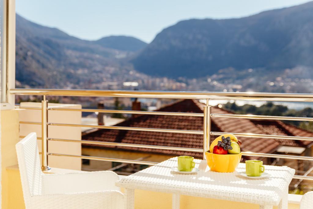 Apartments Blue Sea Kotor Buitenkant foto